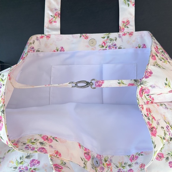 New GUESS Rainbow Logo Canvas Tote(Travel Bag) - Picture 8 of 9